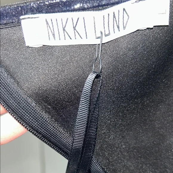 Nikki Lund Elegant Black One-Shoulder Dress - Picture 9 of 16